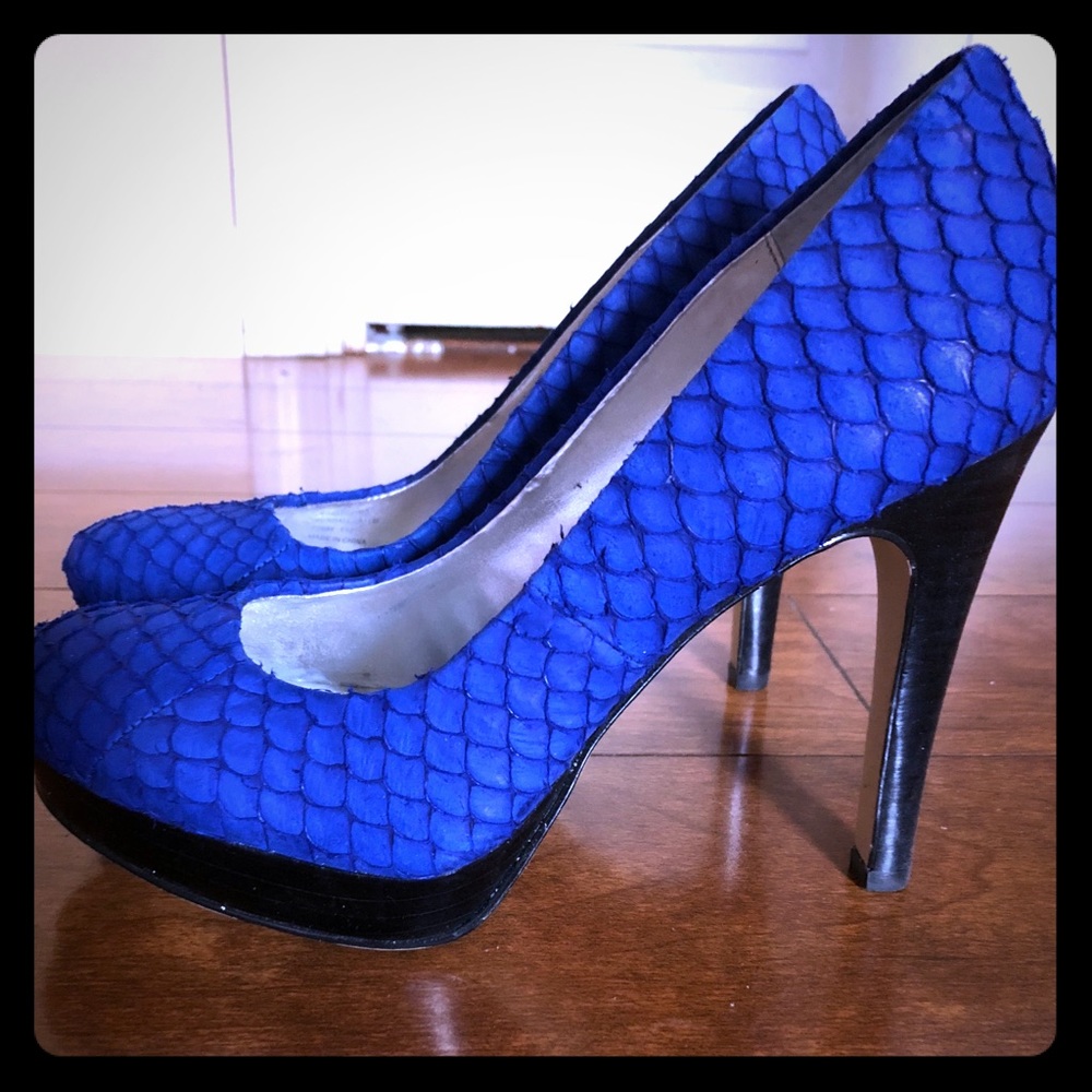 Electric blue pumps